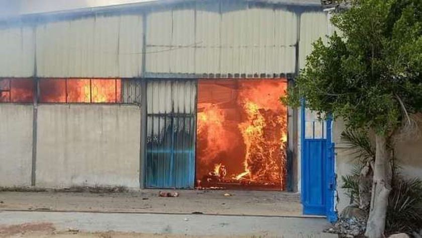 حريق هائل يضرب يلتهم مصنعا على طريق مصر - الاسكندرية