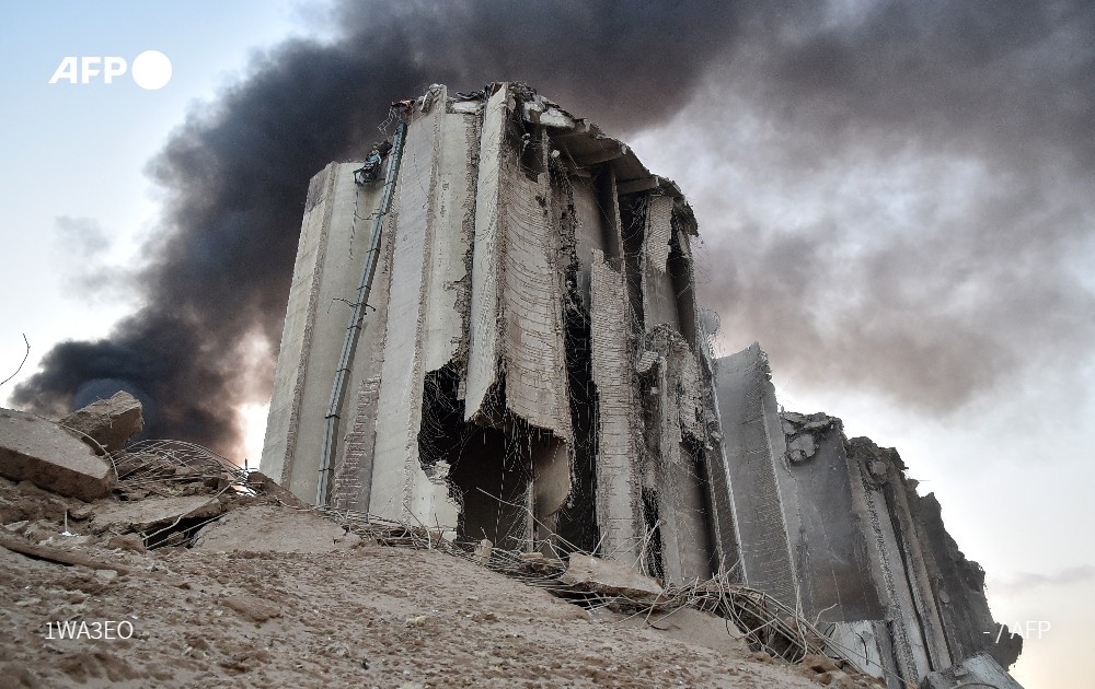 صوامع بيروت التي حمت العاصمة من آثار انفجار المرفأ (فرانس برس)