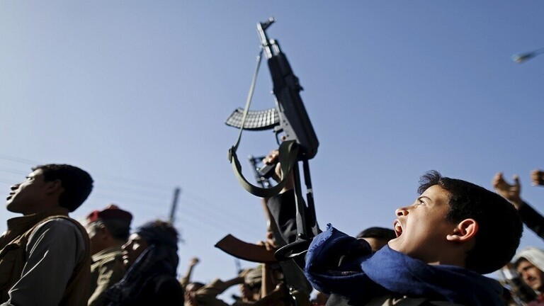 معمر الإرياني حذر من مضاعفة مليشيا الحوثي لوتيرة عمليات تجنيد الأطفال في المناطق الخاضعة لسيطرتها في اليمن