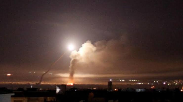 الجيش الإسرائيلي قال إن الانفجار قرب مفاعل ديمونا وقع نتيجة لصاروخ سوري مضاد للطائرات تجاوز هدفه
