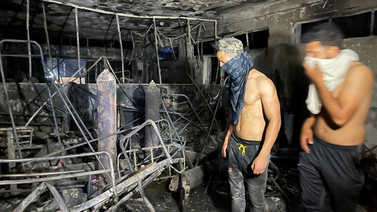 الحريق الذي اندلع في مستشفى ابن الخطيب في بغداد أسفر عنه مقتل 82 شخص وفق حصيلة رسمية