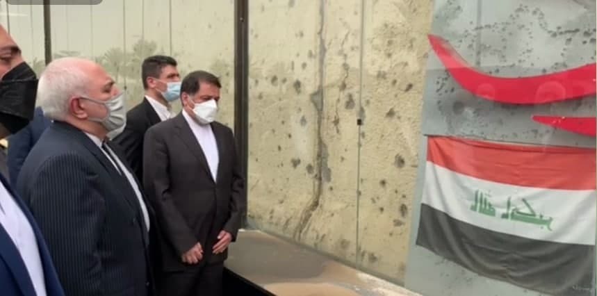 وزير الخارجية الإيراني محمد جواد ظريف يزور مكان مقتل متزعم فيلق القدس قاسم سليماني قرب مطار بغداد