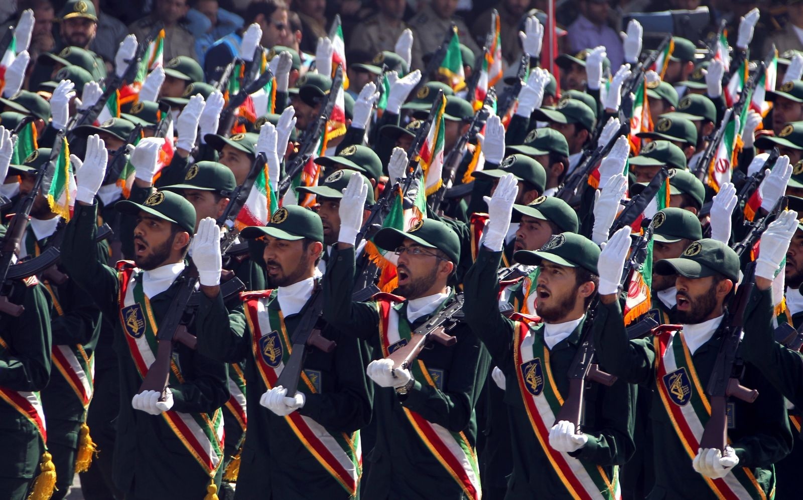 الحرس الثوري الإيراني يعلن القبض على خلية تمويل سعودية في إيران