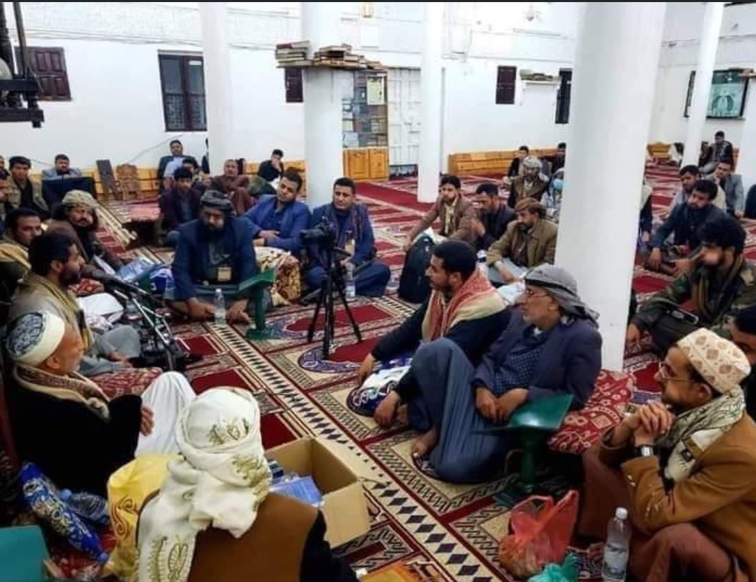معمر الإرياني اتهم الحوثيين بتحويل مساجد اليمن إلى حلقات لتناول القات