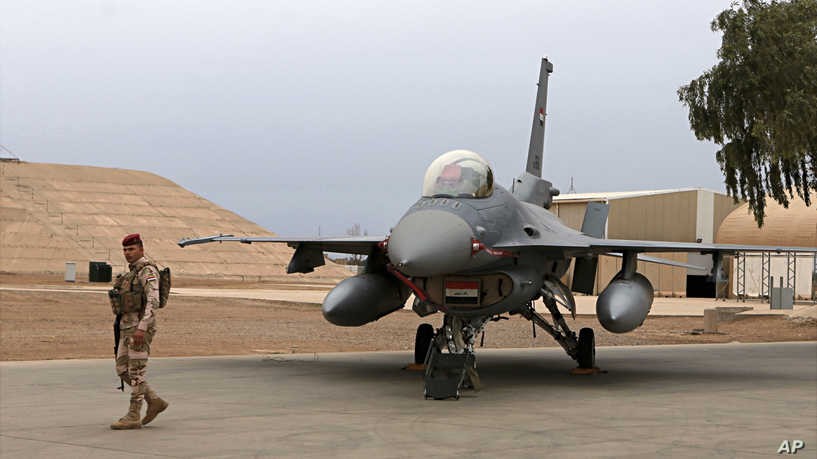 قاعدة بلد الجوية تستضيف مقاولين أمريكيين لمساعدة الجيش العراقي على استخدام طائرات إف 16
