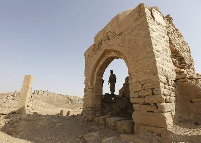 اتهامات للحوثيين بتهريب أكثر من 4800 قطعة أثرية يعود تاريخها إلى مئات السنين، إلى لبنان وإيران