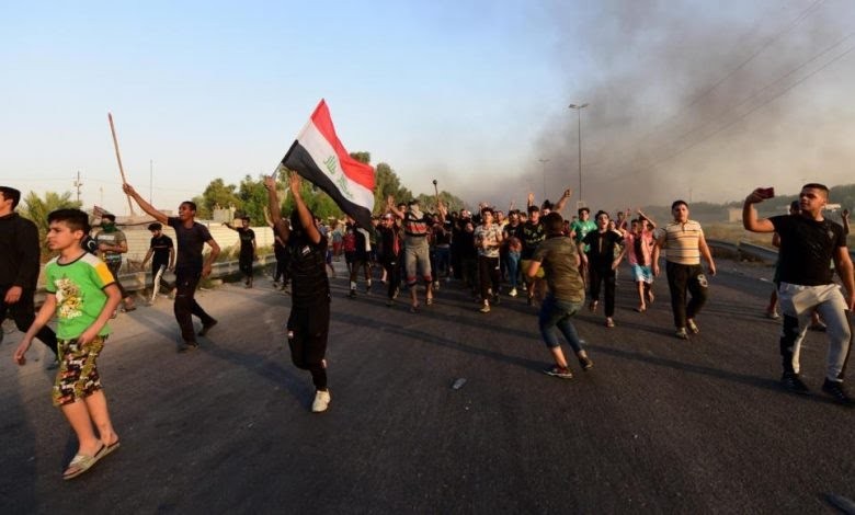 عشرات المتظاهرين في محافظة ديالى قطعوا الطريق المؤدي إلى المعبر الحدودي مع إيران