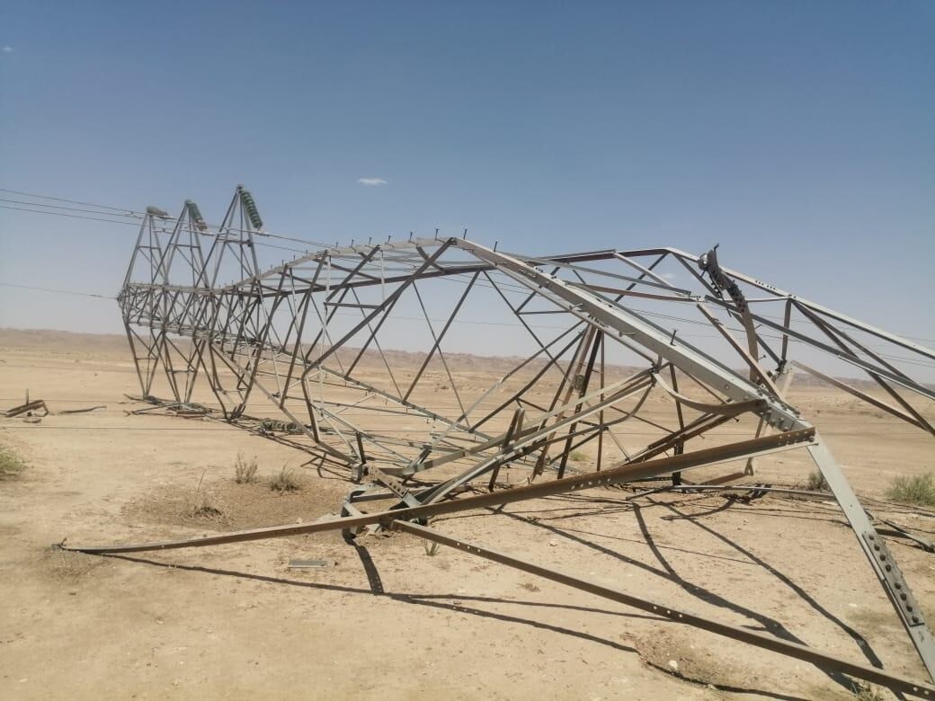 سقوط ثلاثة أبراج للطاقة الكهربائية شرق الموصل بالعراق