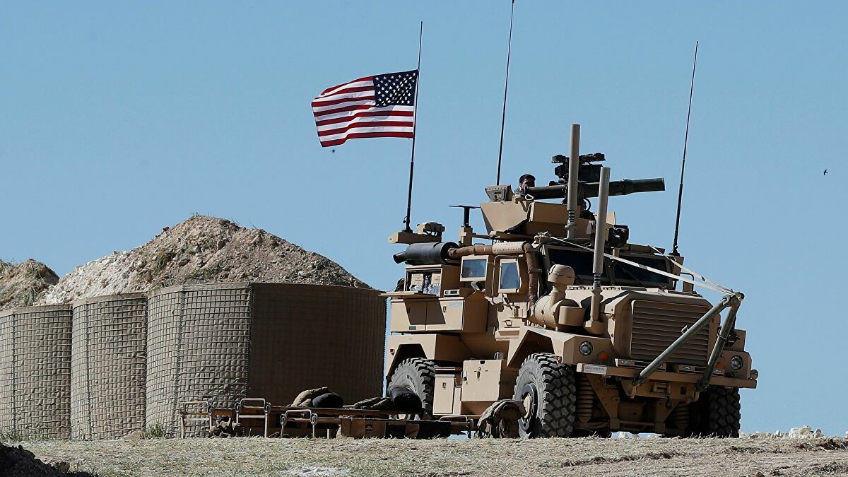 زادت الهجمات على القوات الأمريكية وعلى العسكريين أو القواعد التي يعملون بها في العراق واتسع نطاقها إلى شرق سوريا