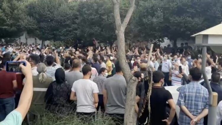احتجاجات المياه تتواصل لليوم العاشر على التوالي في الأحواز بإيران