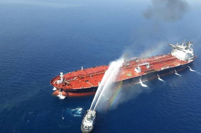تبنت بعض وسائل الإعلام الرسمية الإيرانية، في بداية الأمر ضلوع إيران في تلك الهجمات على السفن