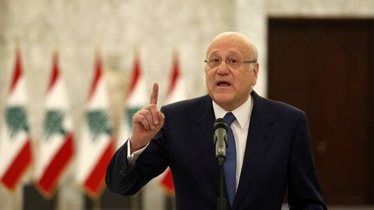 رئيس الحكومة اللبنانية نجيب ميقاتي، قال إنه "لا يمكن أن يعرض لبنان لأي عقوبات"