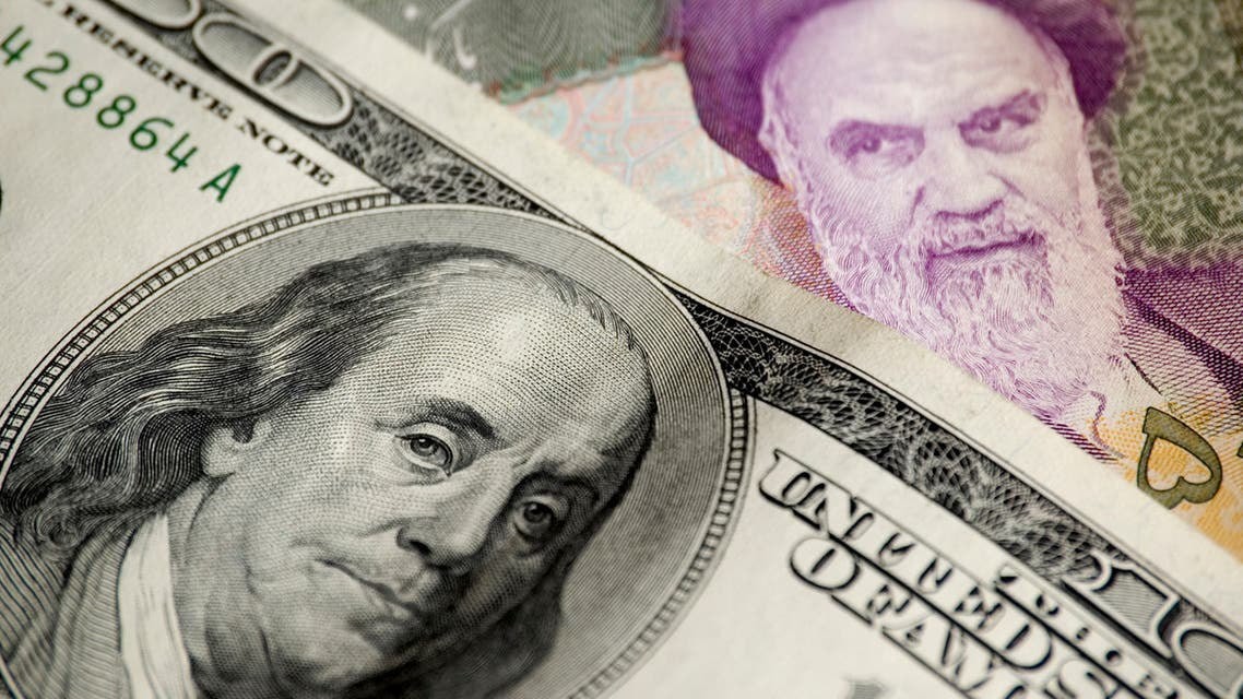 شمل انهيار الريال الإيراني كافة العملات الأجنبية مثل الدولار واليورو والجنيه الإسترليني