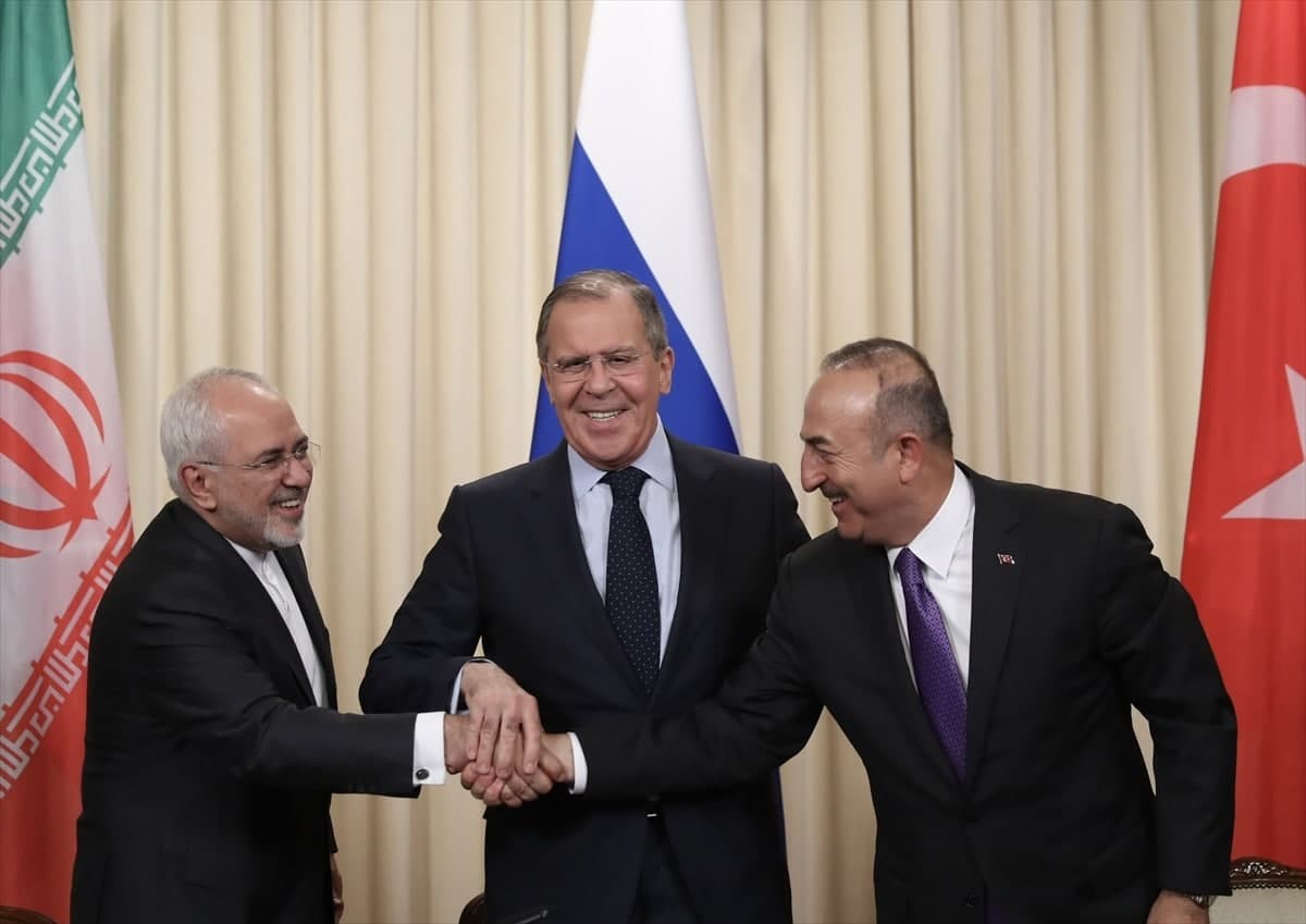 روسيا وإيران وتركيا اتفقت على عقد قمة لدول صيغة أستانا في طهران في فبراير - مارس 2022