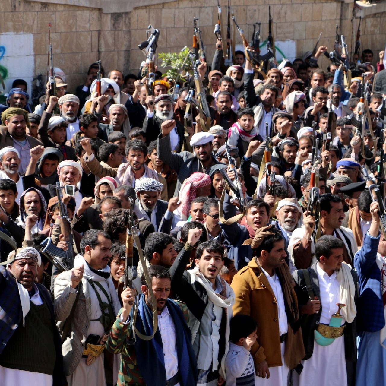 قوات العمالقة كبدت الحوثيين خسائر فادحة في الأرواح والعتاد، حيث سقط مئات القتلى والجرحى في صفوف الحوثيين