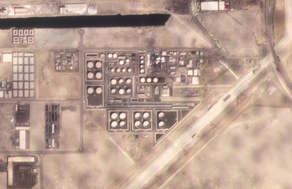 صور للأقمار الصناعية، تظهر آثار الهجوم المميت على منشأة نفطية في عاصمة الإمارات العربية المتحدة، والتي تبناها الحوثيون في اليمن