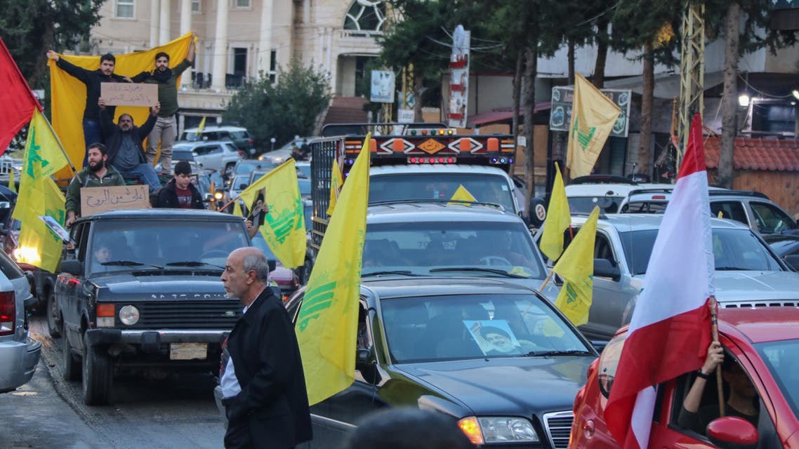 يسعى حزب الله من خلال "لعبة الانسحابات" هذه إلى الضغط على البيئة الشيعية وترهيبها من أجل إغلاق الباب أمام أي خرق مُحتمل للمقاعد الشيعية الستة