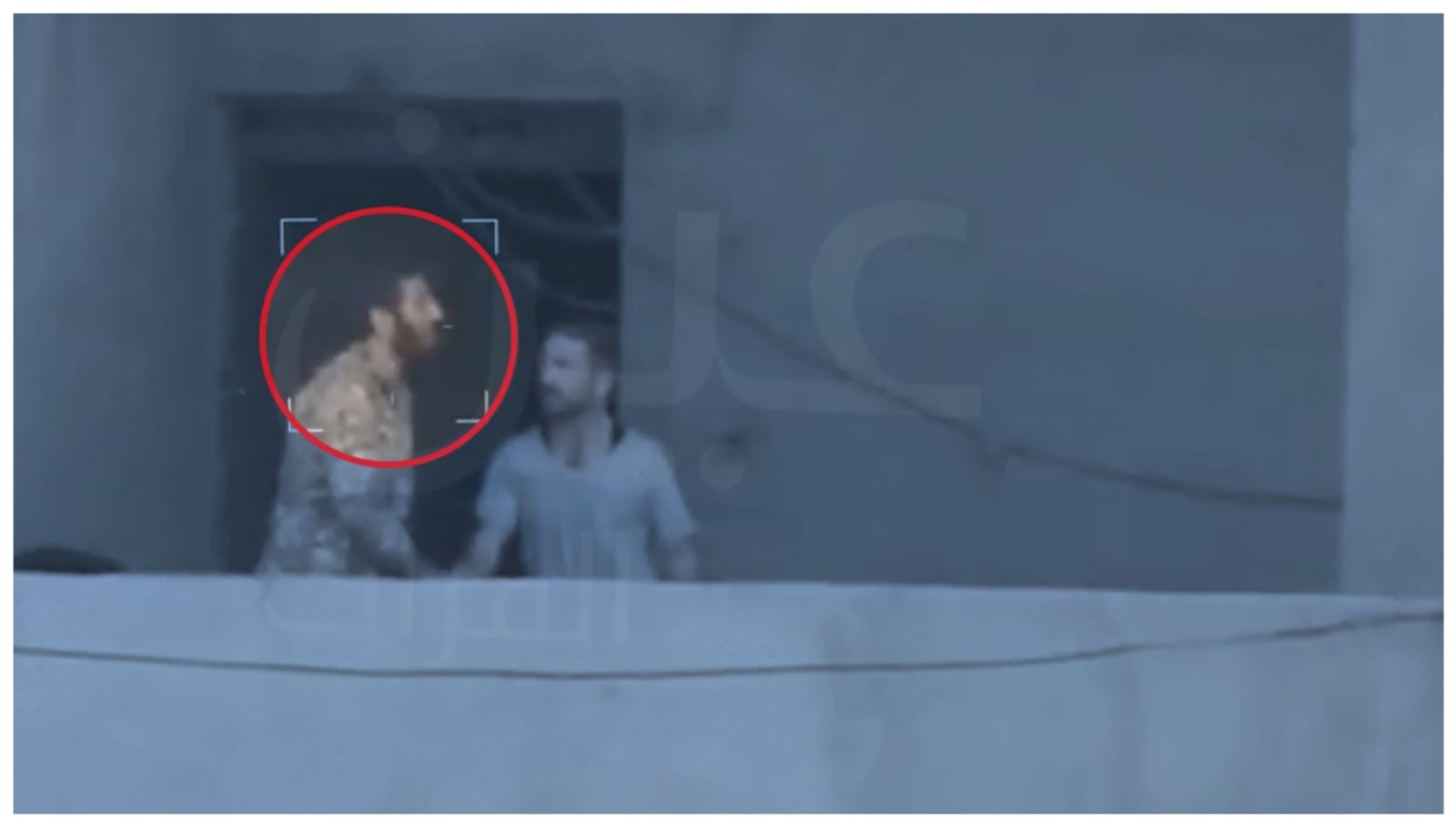يظهر "الحاج عسكر" الذي يتزعم ميليشيا "الحرس الثوري" في منطقة البوكمال في مخبأه الجديد بعد حوالي أسبوعين من تواريه عن الأنظار