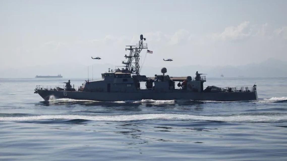 البحرية الأميركية في الشرق الأوسط تعرضت لعملية استفزاز عالية الخطورة من قبل زوارق بحرية إيرانية