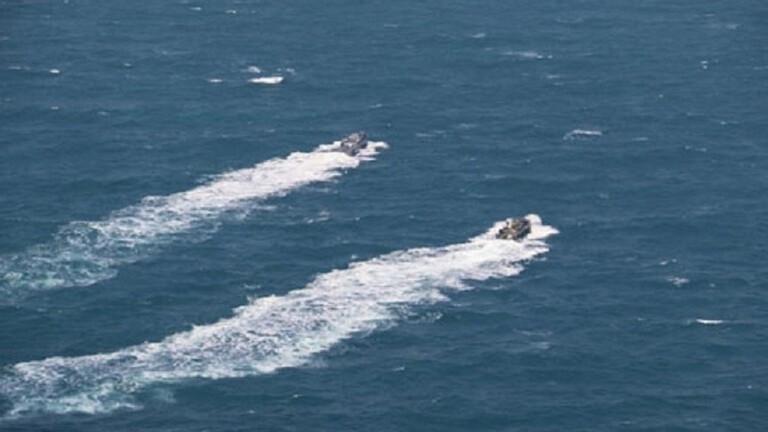 سفينة تابعة للبحرية الملكية البريطانية احتجزت شحنة متطورة من الصواريخ الإيرانية في خليج عمان