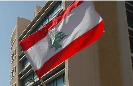 طالبت قطاعات واسعة من الشعب اللبناني في انتفاضة عام 2019 باستبدال الطبقة السياسية الفاسدة والمتواطئة