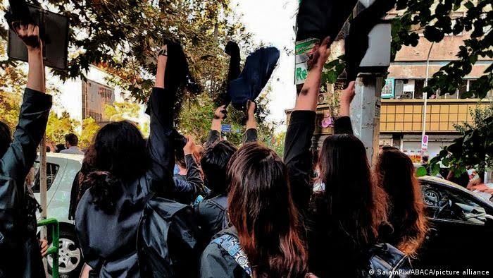 طلاب الجامعات الإيرانية واصلوا إضرابهم ومقاطعة الصفوف الدراسية