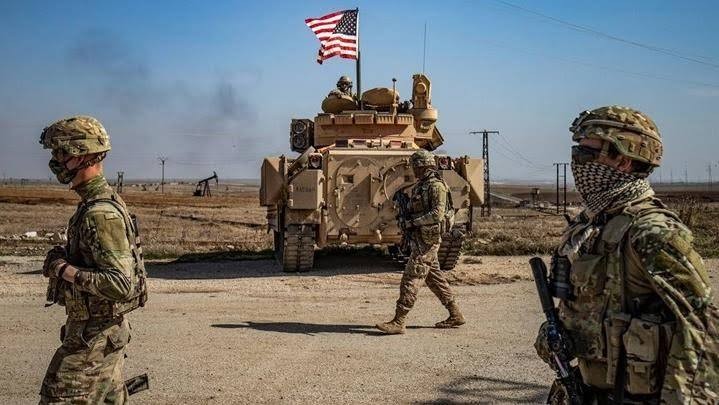 لدى الولايات المتحدة نحو 900 جندي في سوريا يعملون بشكل أساسي إلى جانب قوات سوريا الديمقراطية "قسد"