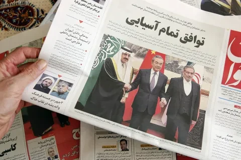 أعلنت السعودية وإيران استئناف علاقاتهما الدبلوماسية وإعادة فتح السفارات في غضون شهرين