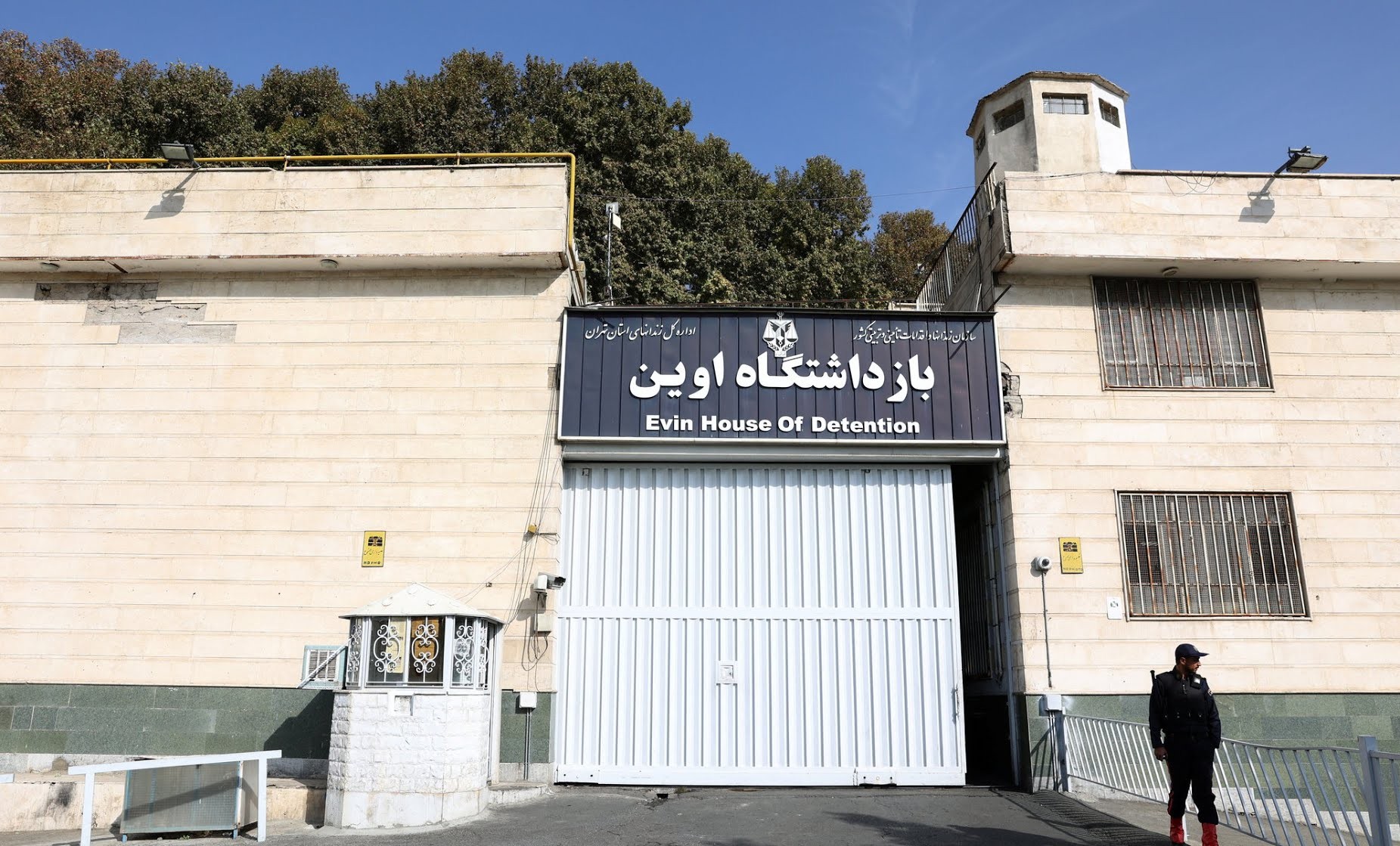 اتهمت الولايات المتحدة ودول غربية أخرى طهران باحتجاز مزدوجي الجنسية كرهائن في مفاوضاتها مع الغرب