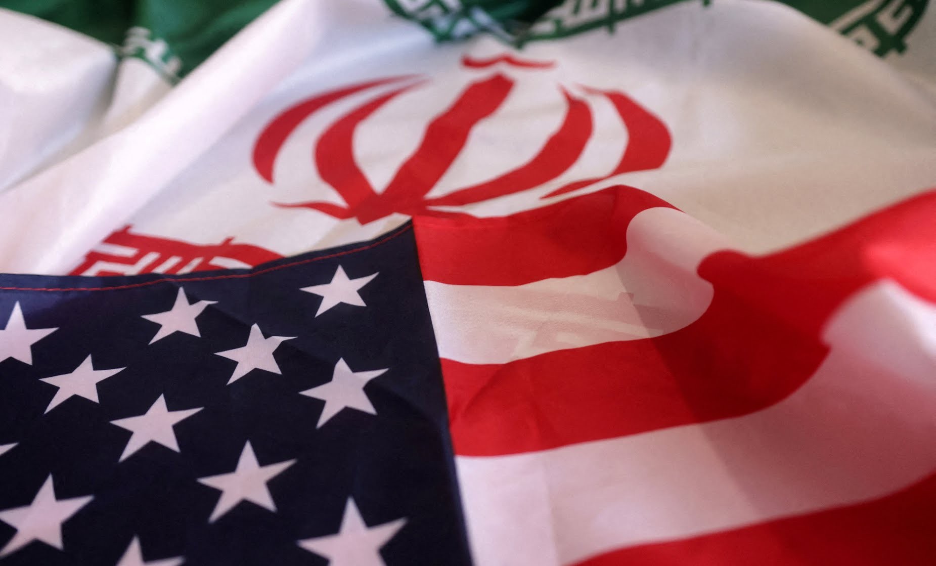 الصفقة بين واشنطن وطهران تشمل إطلاق سراح بعض المواطنين الأمريكيين المحتجزين في إيران وإنهاء تجميد بعض الأصول الإيرانية في الخارج