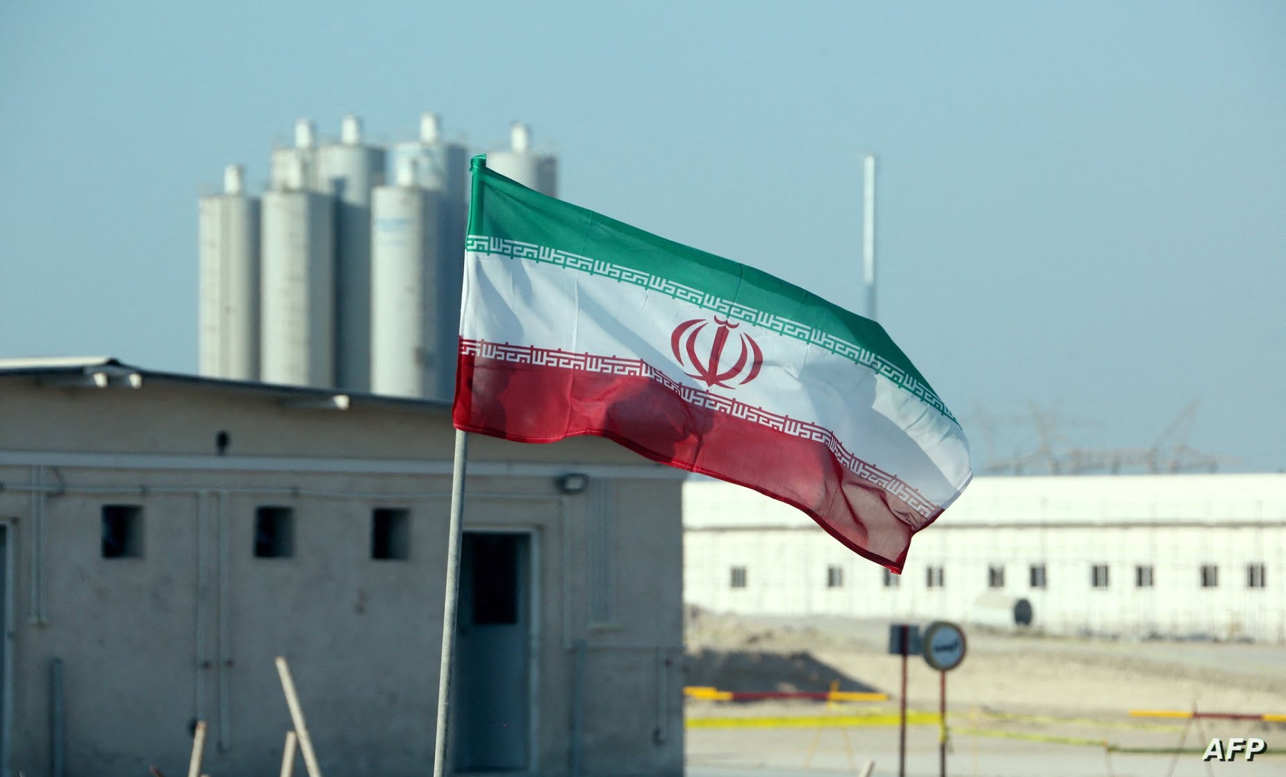 واشنطن -الحليف الرئيسي لإسرائيل- تجري محادثات مع طهران لتحديد خطوات يمكن أن تشمل الحد من البرنامج النووي الإيراني