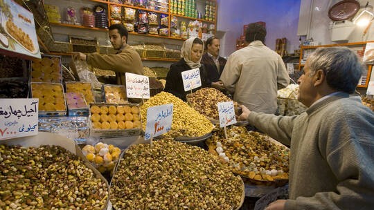 الأسواق الخارجية الأکثر استيرادا للسلع الإيرانية، هي الصين التي تصدرت الترتيب بـ4.4 مليار دولار، تلاها العراق بقيمة 2.8 مليار دولار