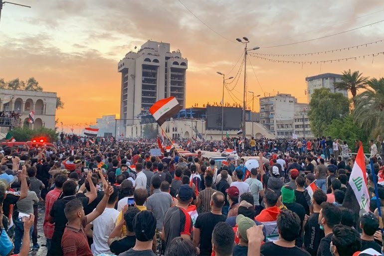 تذهب أغلب التوقعات إلى استمرار حالة الانغلاق السياسي في العراق لشهر آخر